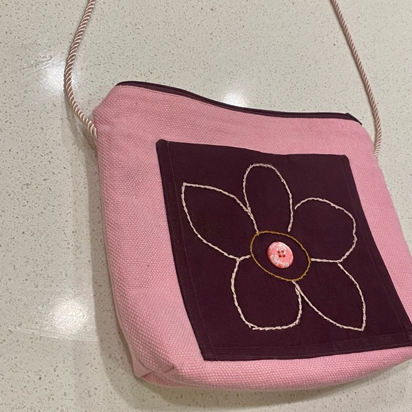 Cute Pink Vintage Flower Bag, great condition. - Picture 9 of 13